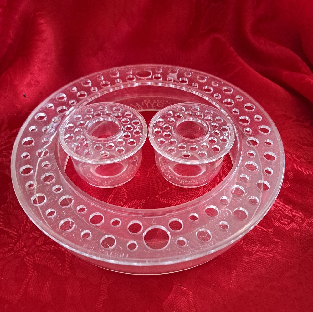 VINTAGE Clear Acrylic Flower Arranger
